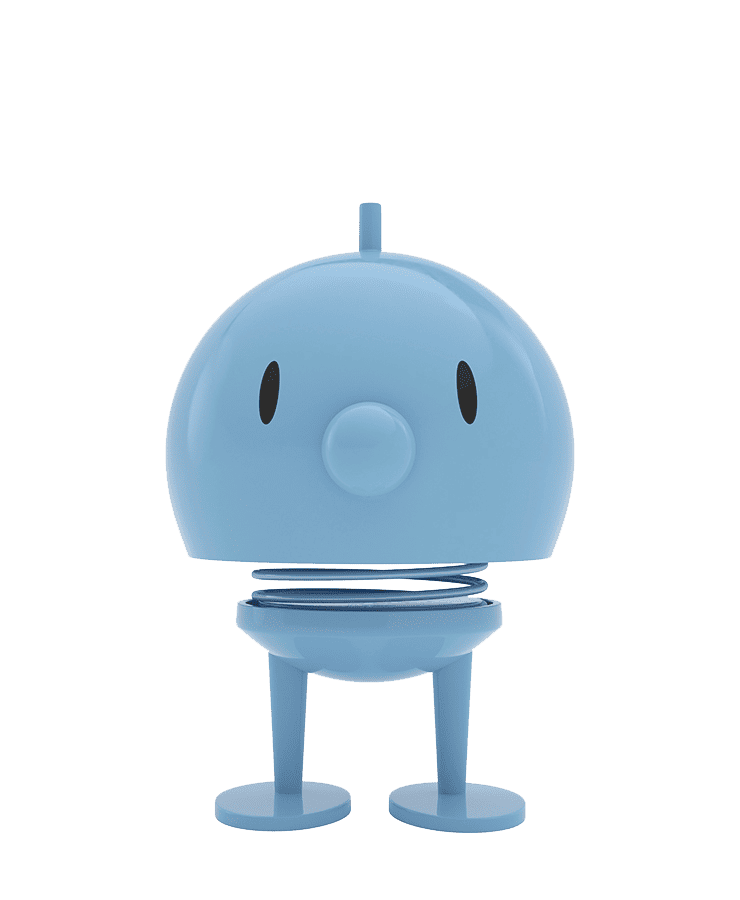 Der Hoptimist Bumble Large Light Blue von Hoptimist ist eine blaue, runde Figur mit federndem Körper, schnabelartiger Nase, ovalen Augen und zwei flachen Füßen, die aufrecht steht und vor einem weißen Hintergrund Optimismus ausstrahlt.